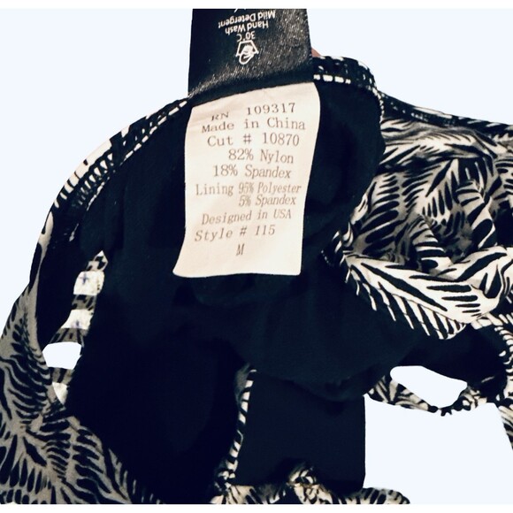 Sunsets One Piece Bathing Suit Swimsuit Black White Geometric Print Sz M - Picture 5 of 5